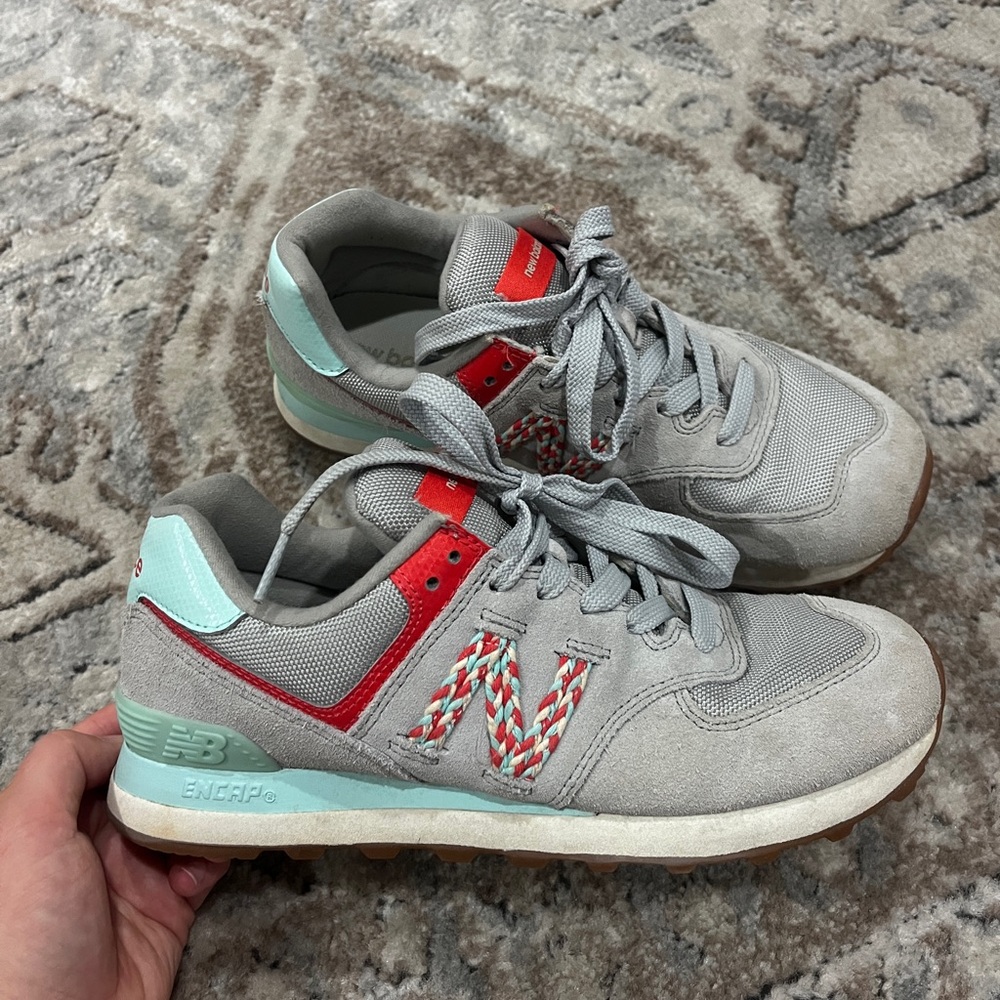 NEW BALANCE SNEAKERS